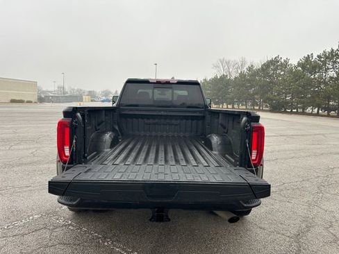 Used 2023 GMC Sierra 3500 Denali w/ Denali Ultimate Package image 18