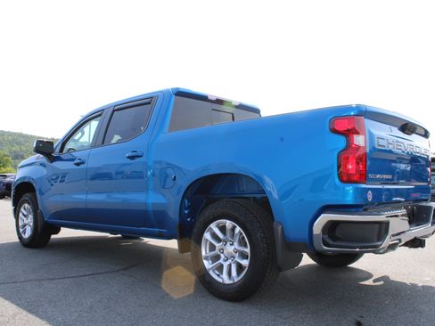 Used 2023 Chevrolet Silverado 1500 LT w/ Z71 Off-Road Package AWD/4WD image 12