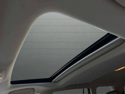 Used 2021 Lexus GX 460 Luxury w/ Sport Design Package image 19