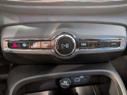 New 2026 Volvo XC40 B5 Ultra w/ Climate Package image 21