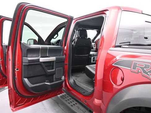 Certified 2019 Ford F150 Raptor w/ Equipment Group 802A Luxury image 19