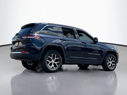 Used 2024 Jeep Grand Cherokee Limited AWD/4WD image 2