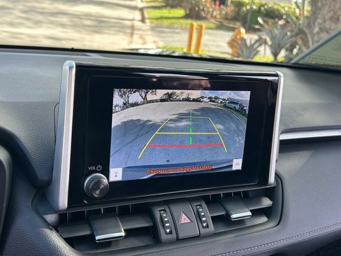 Used 2023 Toyota RAV4 XLE Premium image 23