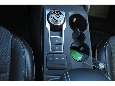 Used 2020 Ford Escape Titanium image 28