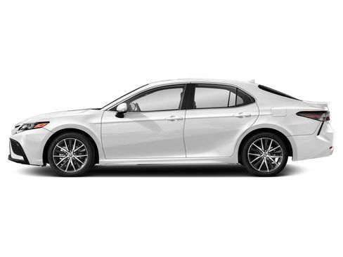 Used 2024 Toyota Camry SE FWD image 3