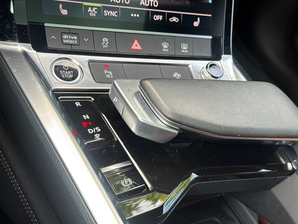 Used 2024 Audi Q8 e-tron Premium Plus AWD/4WD image 27