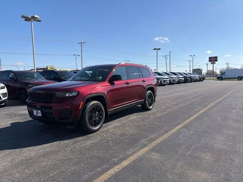 New 2025 Jeep Grand Cherokee L Altitude image 9