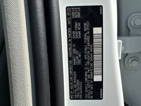 Certified 2024 Volvo XC60 B5 Plus w/ Protection Package Premier AWD/4WD image 28