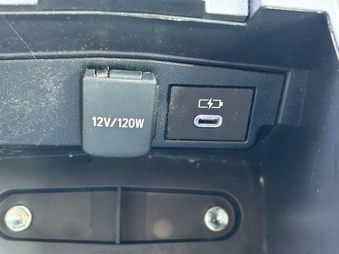 Used 2025 Toyota Corolla LE image 34