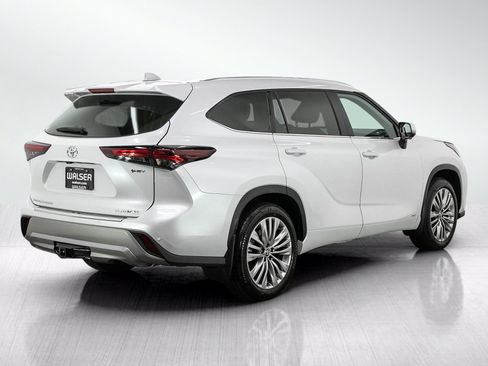 Used 2026 Toyota Highlander Platinum AWD/4WD image 5