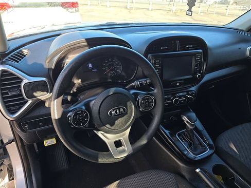 Used 2020 Kia Soul LX FWD image 13