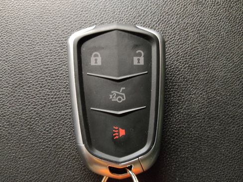 Used 2019 Chevrolet Equinox LT w/ Driver Convenience Package image 32