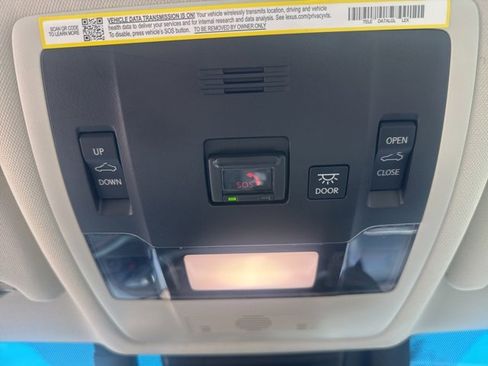 Certified 2025 Lexus ES 300h w/ Accessory Package (Z2) image 27