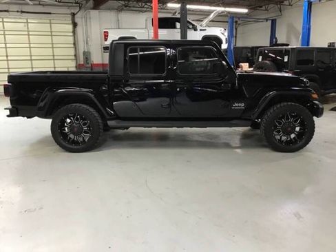 Used 2020 Jeep Gladiator Overland image 6