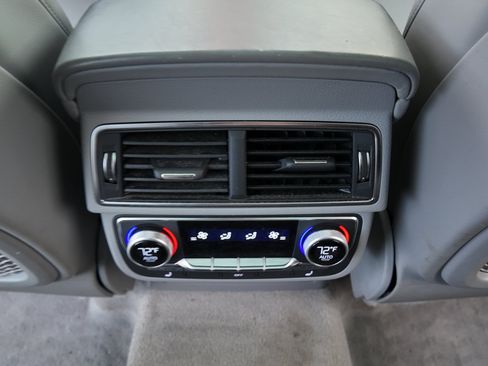 Used 2018 Audi Q7 3.0T Prestige image 11