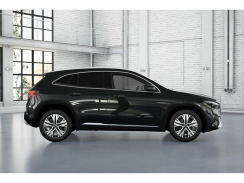New 2026 Mercedes-Benz GLA 250 4MATIC image 2