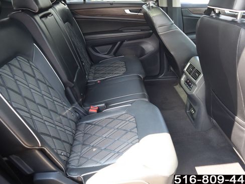 Used 2024 Volkswagen Atlas SEL Premium R-Line AWD/4WD image 30
