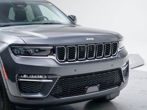 Used 2024 Jeep Grand Cherokee Limited image 12