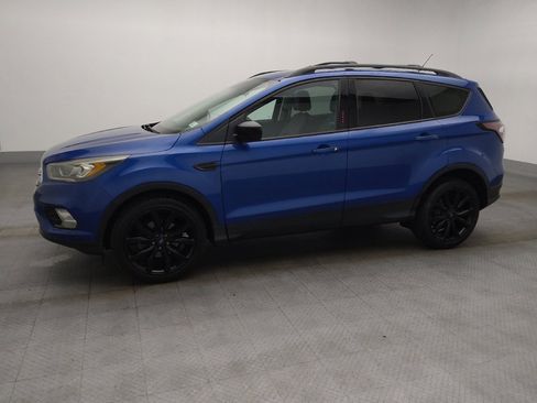 Used 2017 Ford Escape SE w/ SE Sport Appearance Package FWD image 2