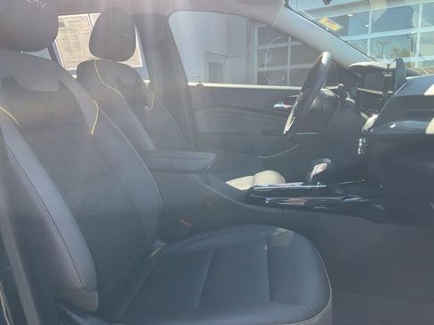 Used 2025 Chevrolet Trax ACTIV w/ Sunroof Package image 10