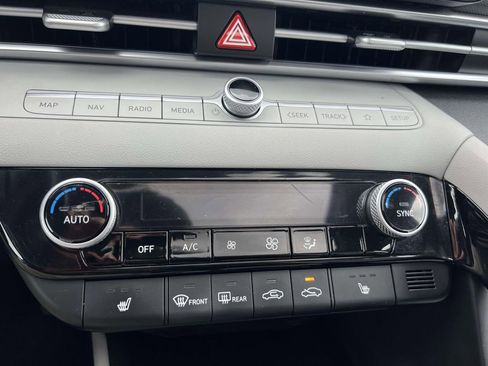 Used 2022 Hyundai Elantra Limited image 32