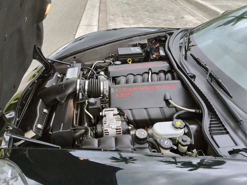 Used 2006 Chevrolet Corvette Convertible w/ Preferred Equipment Group RWD image 49
