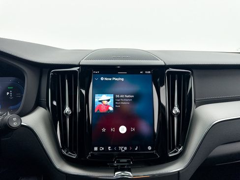 Used 2024 Volvo XC60 T8 Ultimate w/ Climate Package image 8