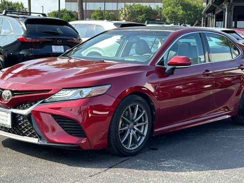Used 2018 Toyota Camry XSE FWD image 4