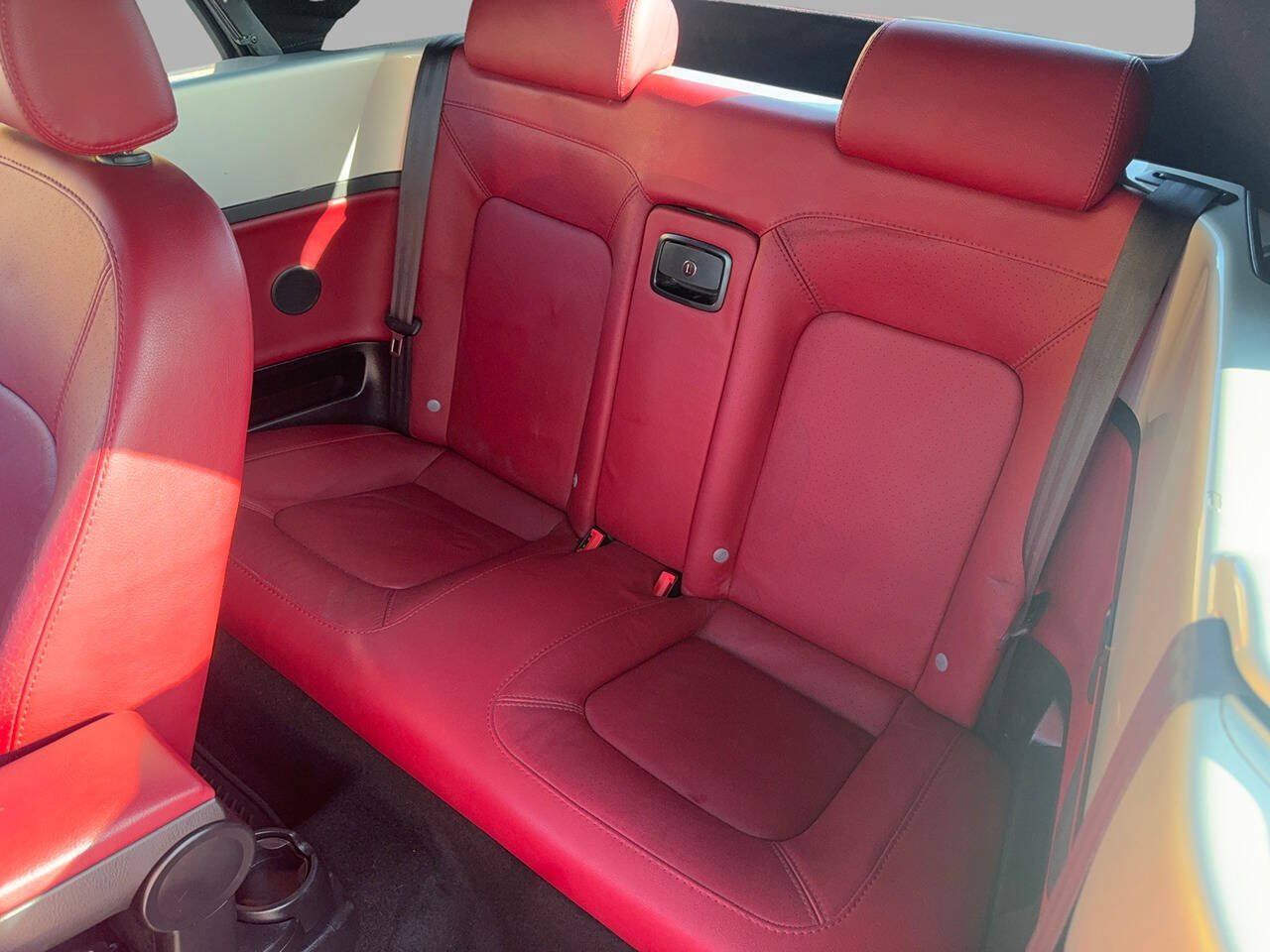 Used 2009 Volkswagen Beetle Blush FWD image 29