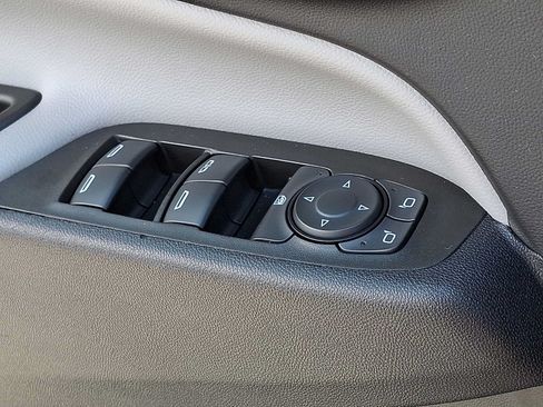 Certified 2023 Chevrolet Equinox LS w/ LPO, Floor Liner Package AWD/4WD image 25