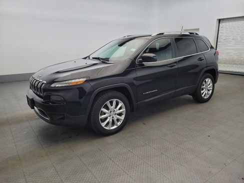 Used 2016 Jeep Cherokee Limited image 2