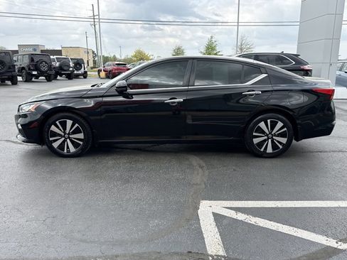 Certified 2021 Nissan Altima 2.5 SV w/ SV Premium Package image 11
