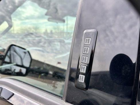 Used 2024 Ford F250 XLT image 11