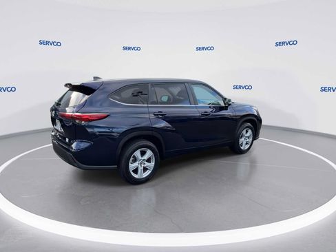 Used 2023 Toyota Highlander L FWD image 9