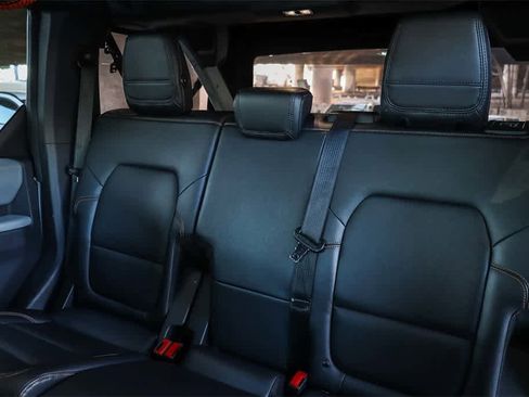 Used 2021 Ford Bronco Badlands image 19