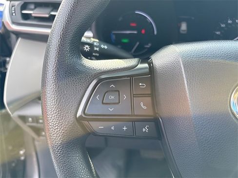 Used 2022 Toyota Sienna LE image 22