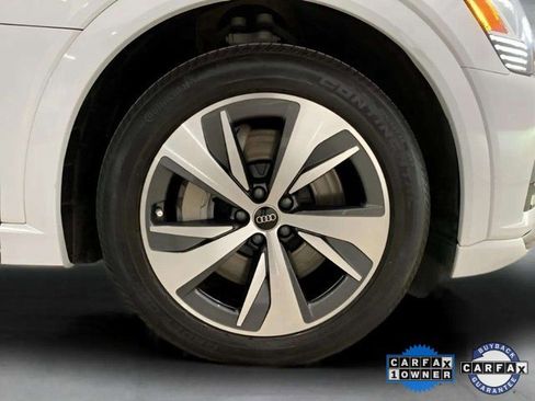 Used 2024 Audi Q8 e-tron Premium image 32