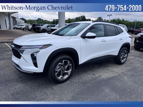 New 2026 Chevrolet Trax LT w/ LT Convenience Package FWD image 1