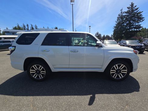 Used 2023 Toyota 4Runner Limited AWD/4WD image 2