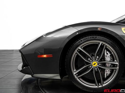 Used 2019 Ferrari 488 Spider RWD image 17