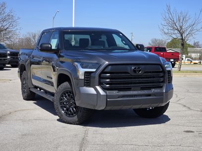 New 2026 Toyota Tundra SR5 w/ SR5 Premium Package