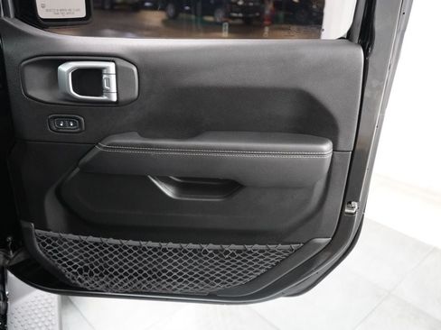 Used 2020 Jeep Wrangler Unlimited Sahara w/ Uconnect 4C Nav & Sound Group AWD/4WD image 29
