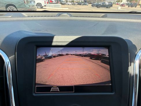 Used 2022 Chevrolet Equinox LT FWD image 23