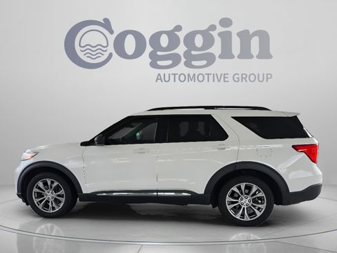 Used 2022 Ford Explorer XLT w/ Equipment Group 202A RWD image 2
