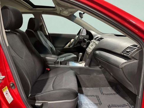 Used 2011 Toyota Camry image 26