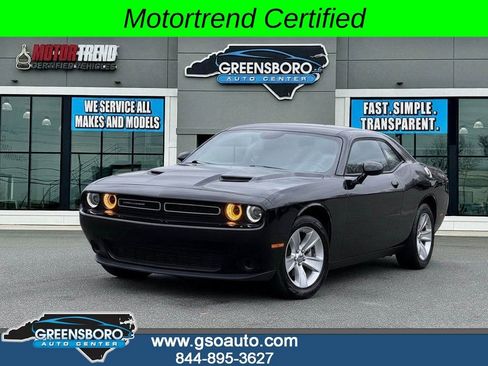 Used 2023 Dodge Challenger SXT image 1