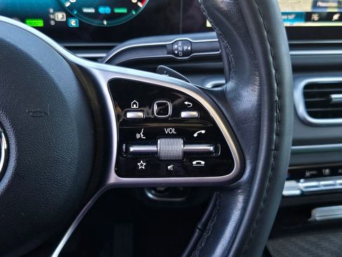 Used 2021 Mercedes-Benz GLS 450 4MATIC image 23