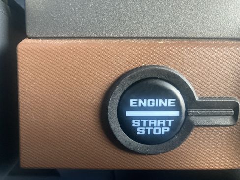 Used 2024 Ford Bronco Outer Banks AWD/4WD image 25