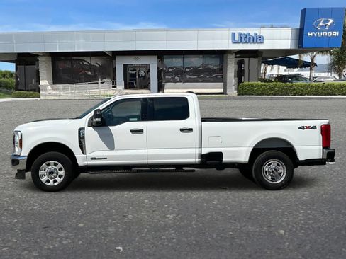 Used 2024 Ford F350 XLT image 6