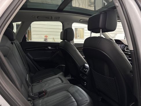 Used 2019 Audi Q5 2.0T Premium Plus w/ Premium Plus Package image 24